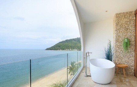 Deluxe Room Ocean Views